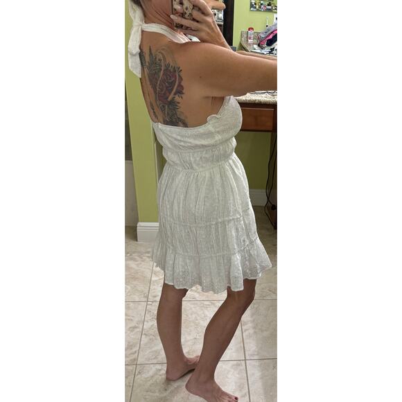 Lost + Wander medium eyelet halter white dress open back NWT lined 100% cotton - Picture 3 of 5